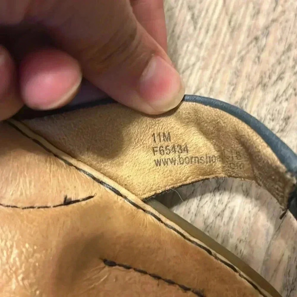 Born Woman's Kibbee Flat Sandals Navy Size:11 - Picture 3 of 8